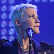 Marie Fredriksson - Hrdinka roka